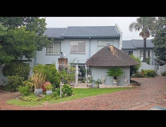 2 BEDROOM TOWNHOUSE FOR SALE IN PRIMROSE